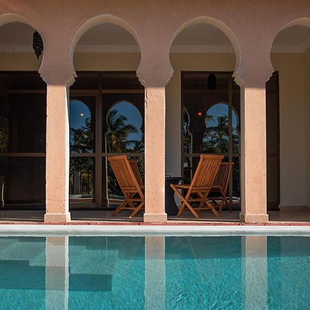 The Sands Beach Resort บูจู ภายนอก รูปภาพ
