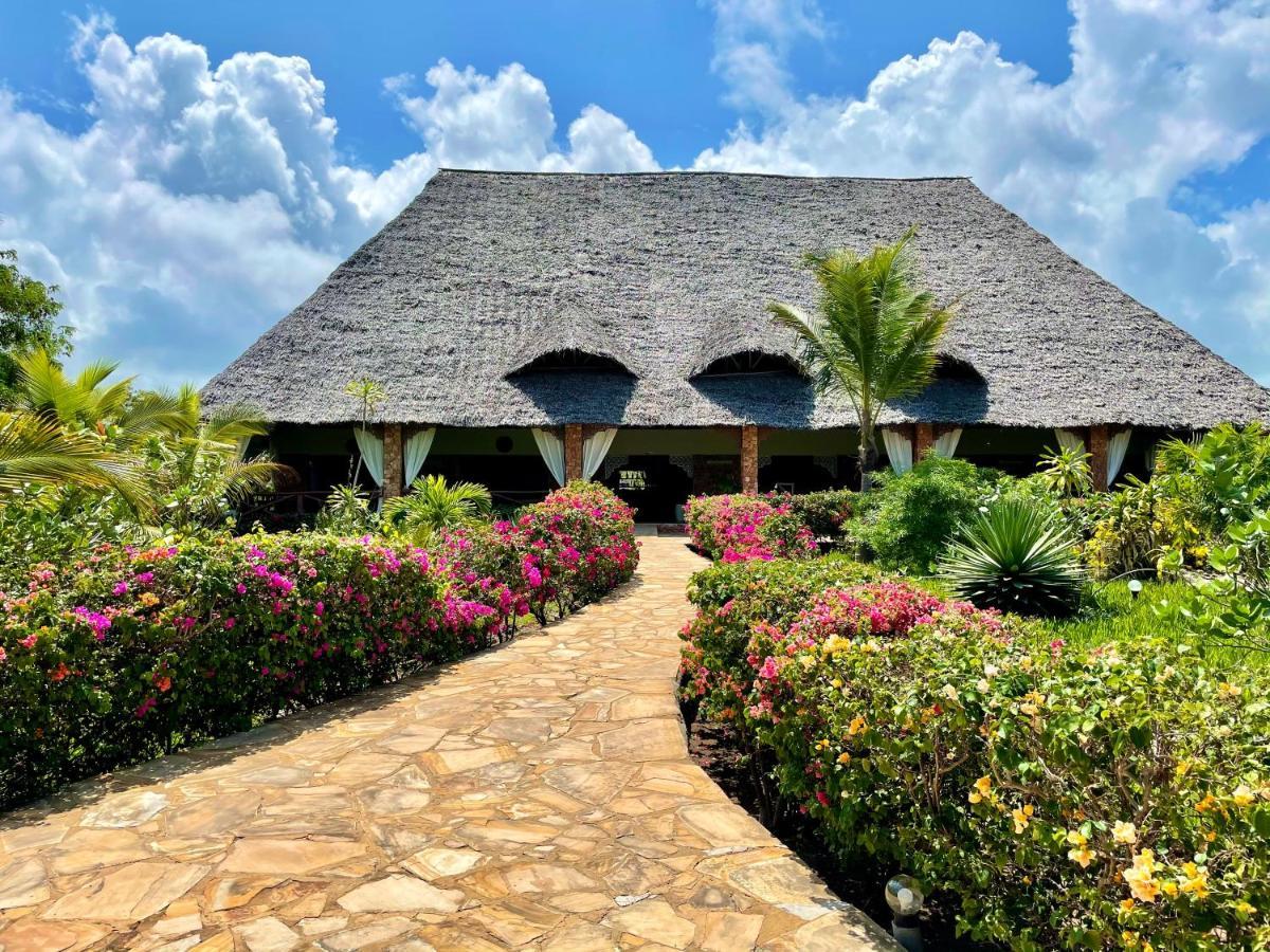 The Sands Beach Resort บูจู ภายนอก รูปภาพ