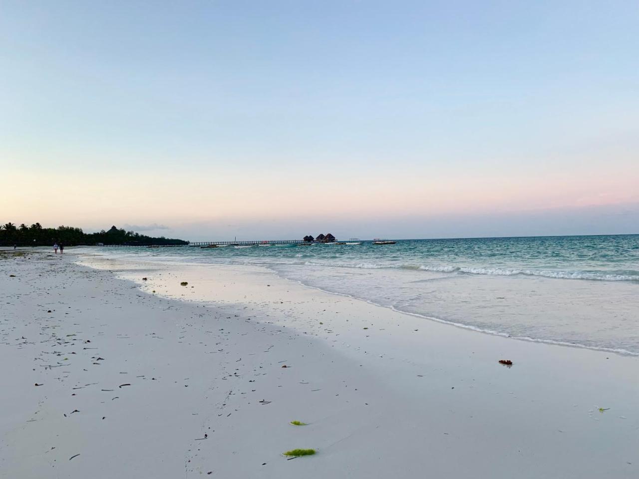 The Sands Beach Resort บูจู ภายนอก รูปภาพ