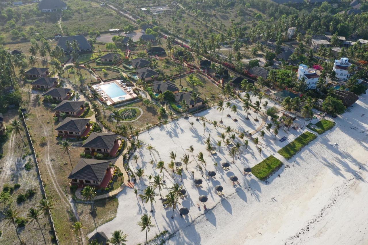 The Sands Beach Resort บูจู ภายนอก รูปภาพ