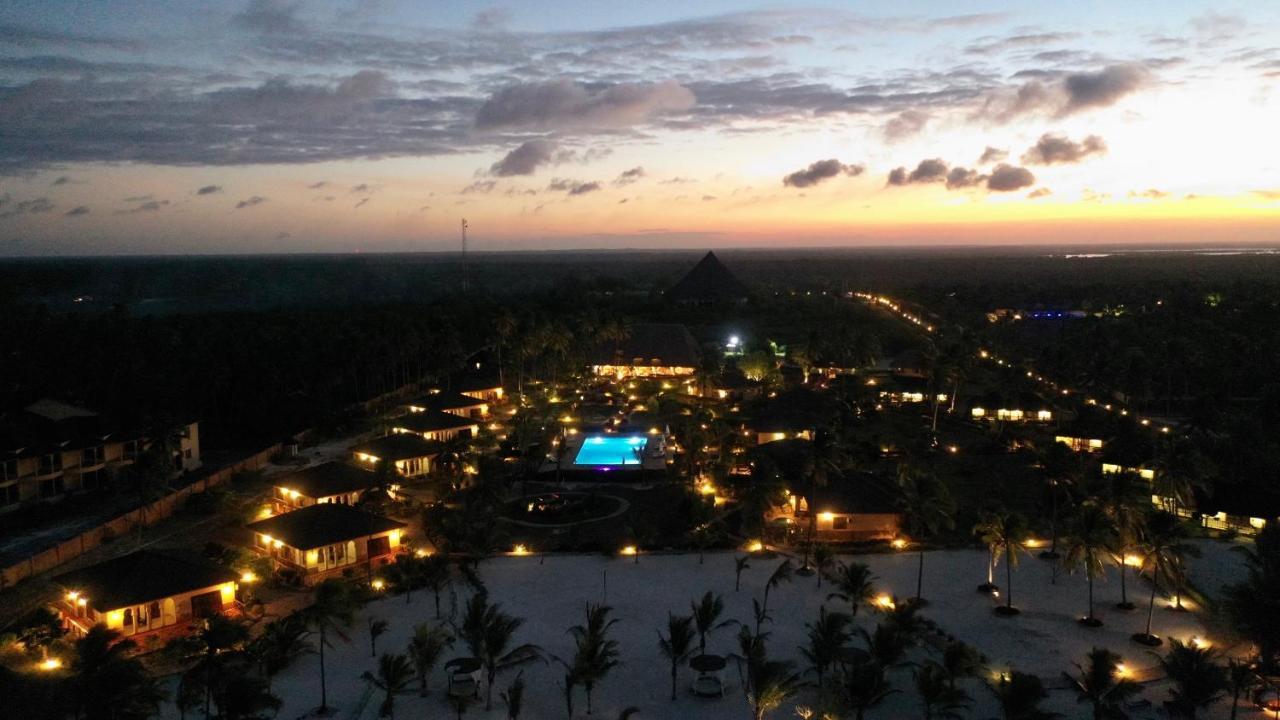 The Sands Beach Resort บูจู ภายนอก รูปภาพ